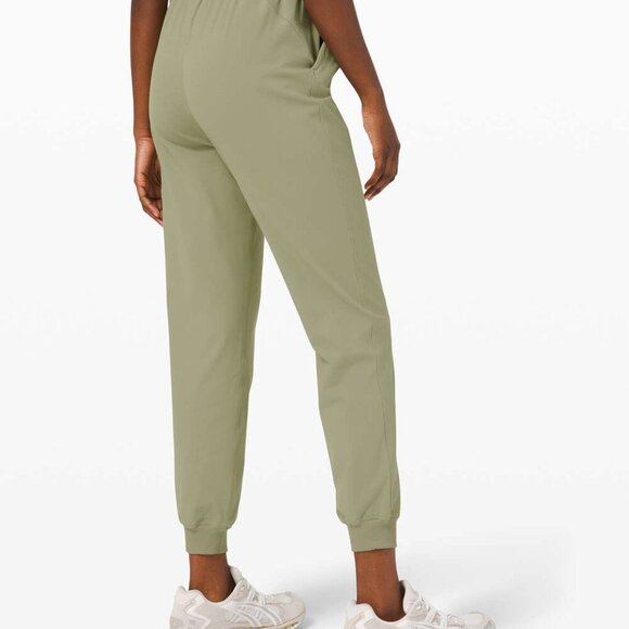 Lululemon Keep Moving Jogger Rosemary Green Size 4 - Picture 1 of 8